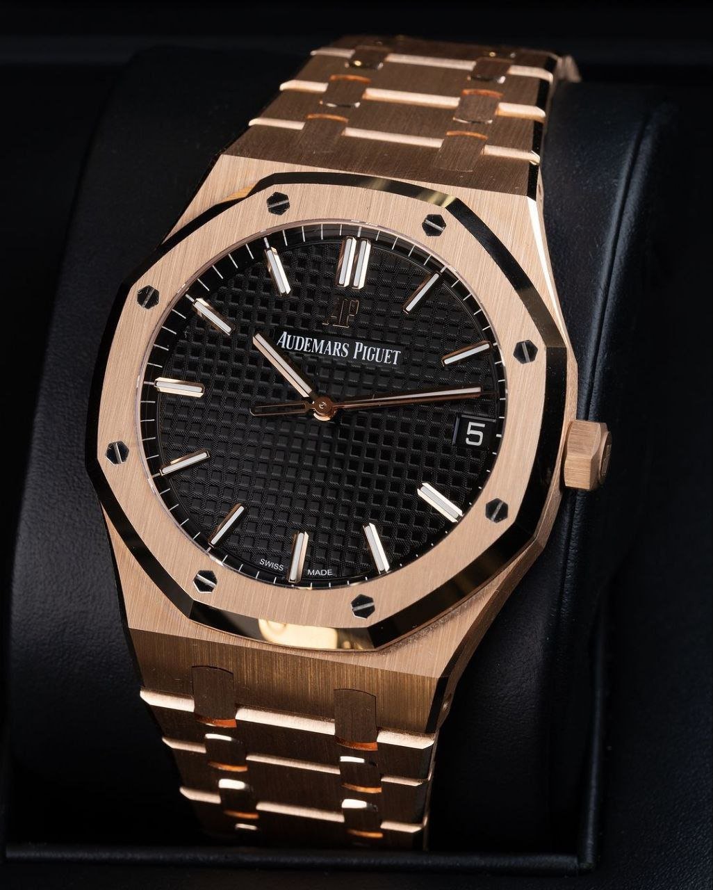 Audemars Piguet Royal Oak Selfwinding (Rose Gold with Black Dial) Hover