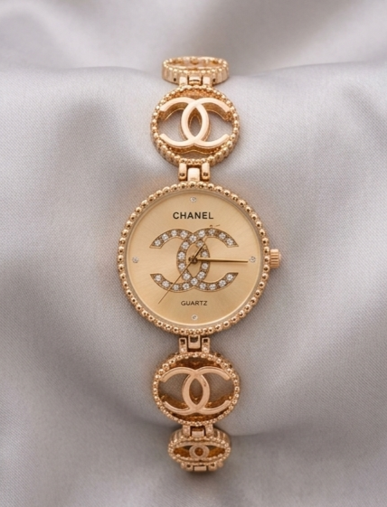Chanel CC Logo Gold-Tone Crystal Link Bracelet Watch Gallery