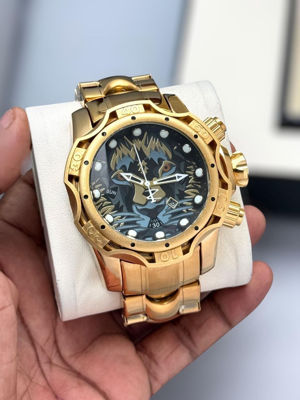 Invicta Bolt Zeus / Subaqua "Tiger Graphic" Custom Edition (Gold-Tone Heavy Stainless Steel Case with Sculpted Tiger Face Dial, Rotating Diver Bezel, and Matching Gold Bracelet) Gallery