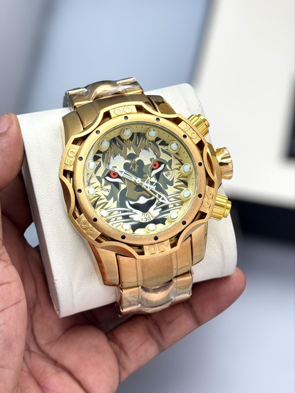 Invicta Bolt Zeus / Subaqua "Tiger Graphic" Custom Edition (Gold-Tone Heavy Stainless Steel Case with Sculpted Tiger Face Dial, Rotating Diver Bezel, and Matching Gold Bracelet) Gallery