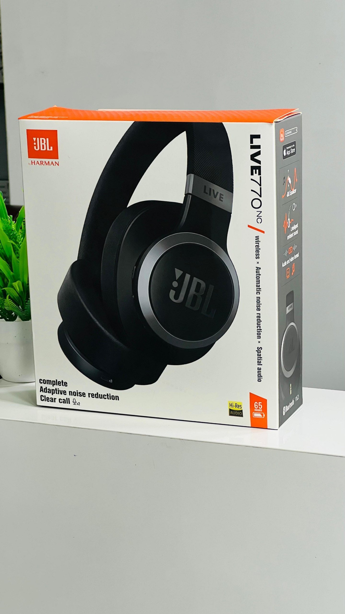 JBL Live 650BTNC (Wireless Over-Ear Noise-Cancelling) Headphones Gallery