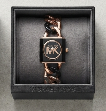 Michael Kors Padlock / Chain-Link Women's Fashion Watch Collection (Master Copy/Replica or Special Edition Variant) Gallery