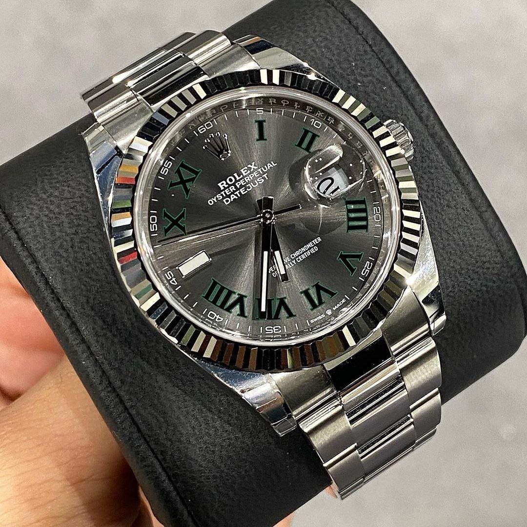 Rolex Datejust 41 "Wimbledon" Dial (Ref. 126334) — Oystersteel and White Gold Case with Fluted Bezel, Slate Grey Dial with Green-Outlined Roman Numerals, Date Window, and Oyster Bracelet Hover