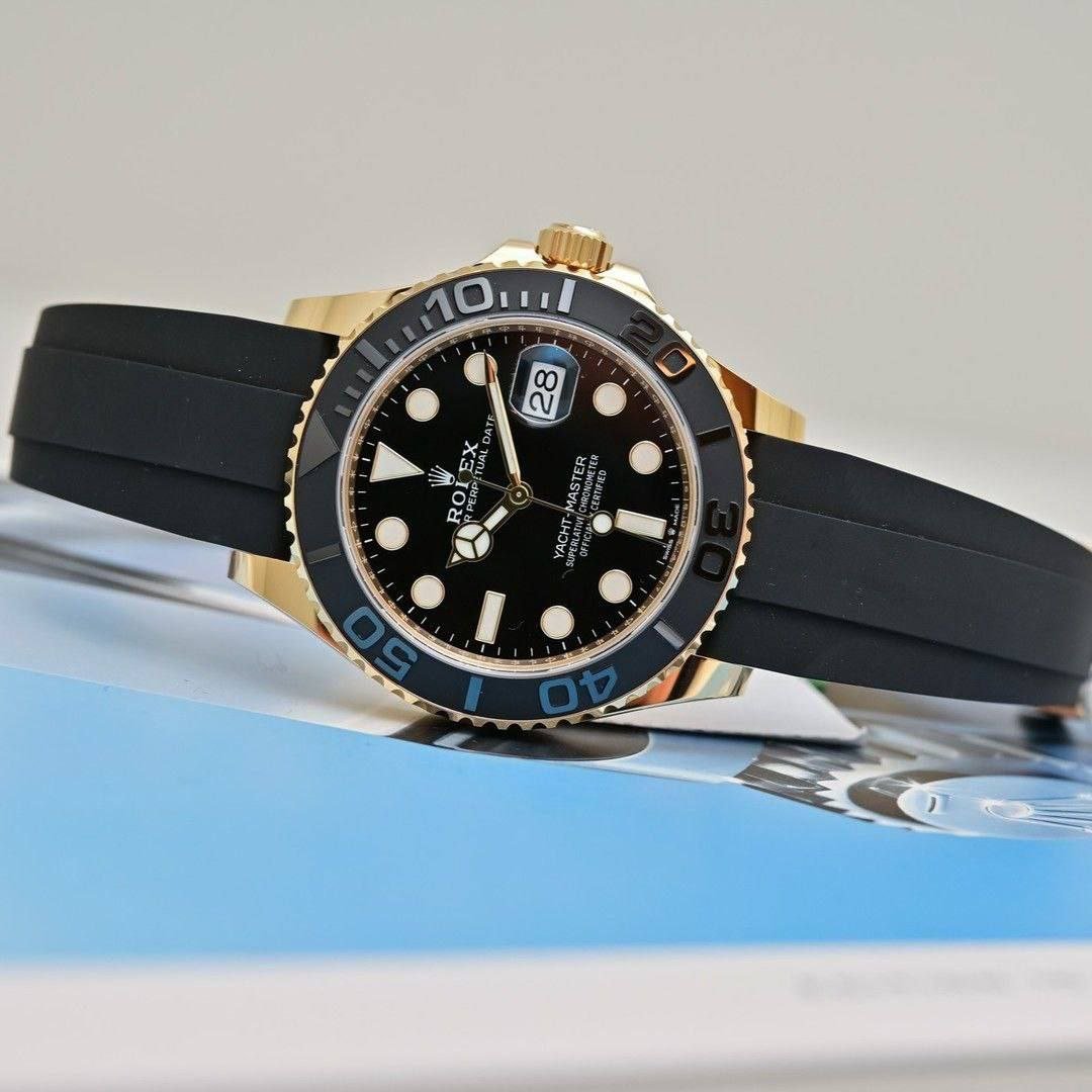 Rolex Yacht-Master 42 — 18 ct Everose Gold with Black Dial and Oysterflex Strap (Model Reference: 226655 / Bidirectional Rotatable Bezel) Hover