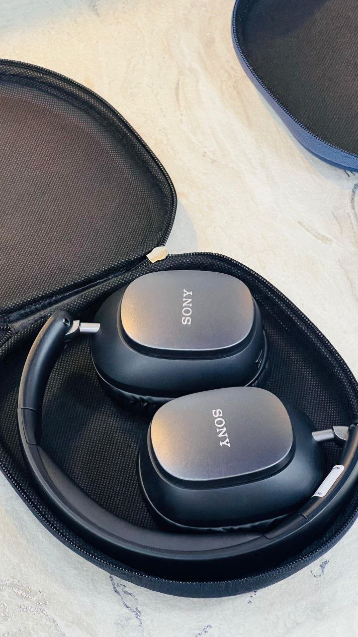 Sony WH-1000XM6 Hover