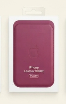 iPhone Leather Wallet with MagSafe Gallery