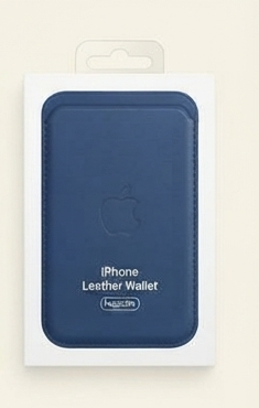 iPhone Leather Wallet with MagSafe Gallery