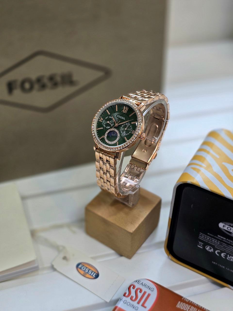 Fossil Jacqueline Multifunction / Carlie Women's Watch (Rose Gold-Tone Stainless Steel Case with Crystal Bezel, Green Sunburst Dial, Sub-dials, and Multi-Row Link Bracelet)