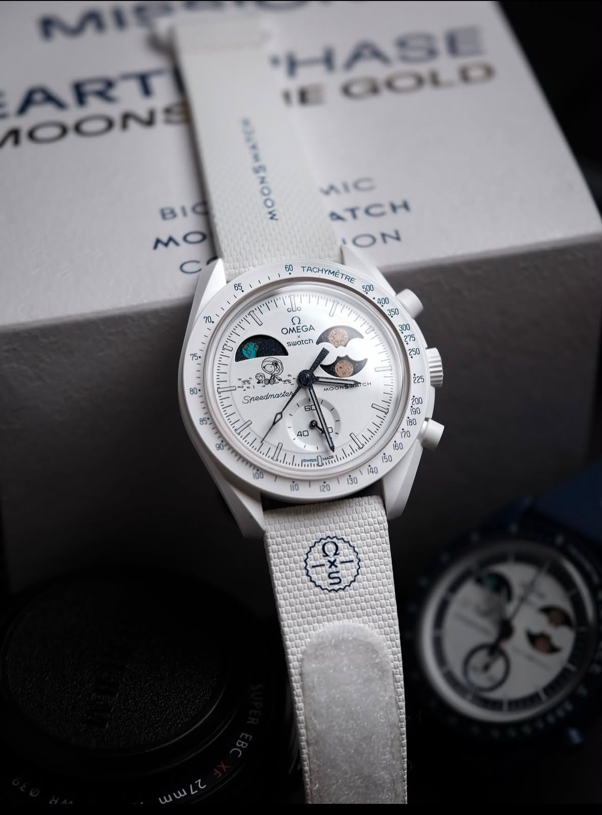 Omega x Swatch Bioceramic MoonSwatch Mission to Earthphase / Moonshine Gold Snow Edition