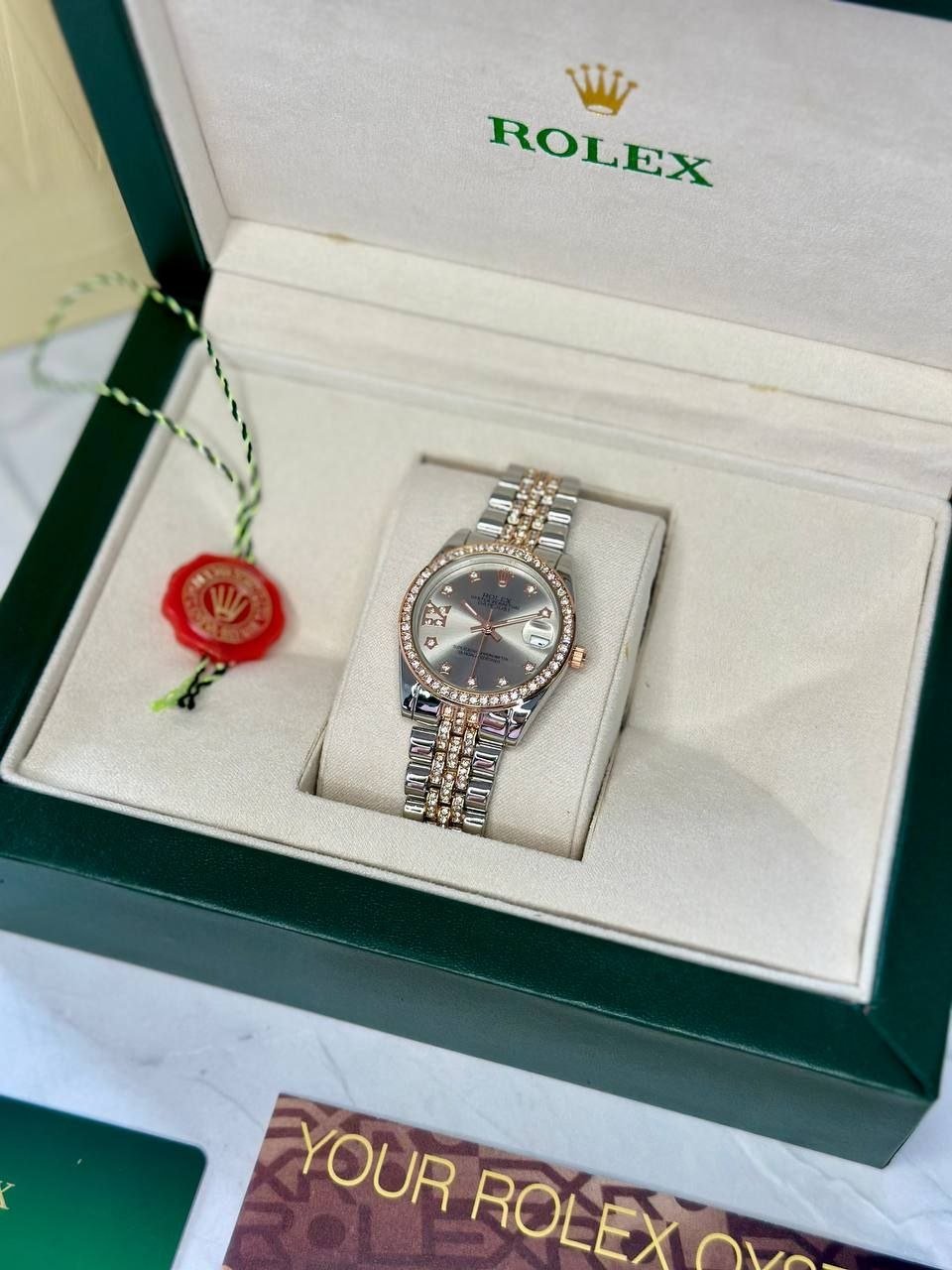 Rolex Lady-Datejust 28 (Everose Rolesor Two-Tone Stainless Steel & 18k Everose Gold with Diamond Bezel and Diamond-Set Dial)